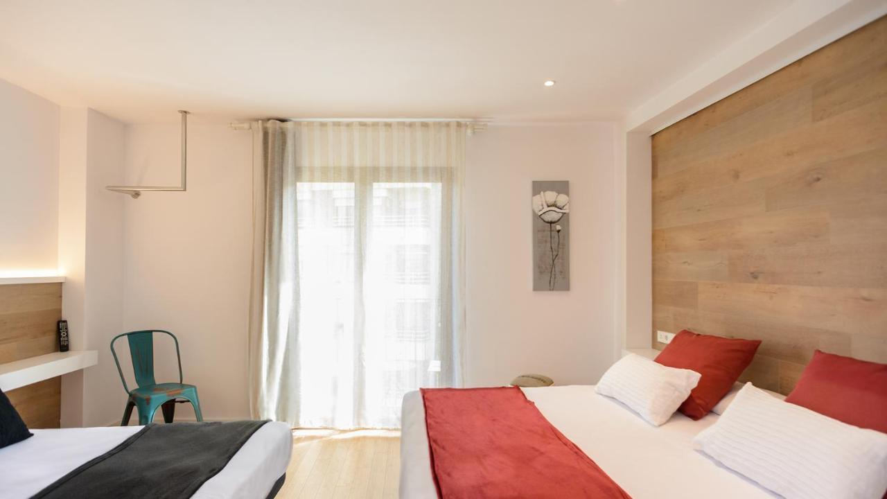 Apartamentos enfrente del Museo Dalí Figueres  Exterior foto