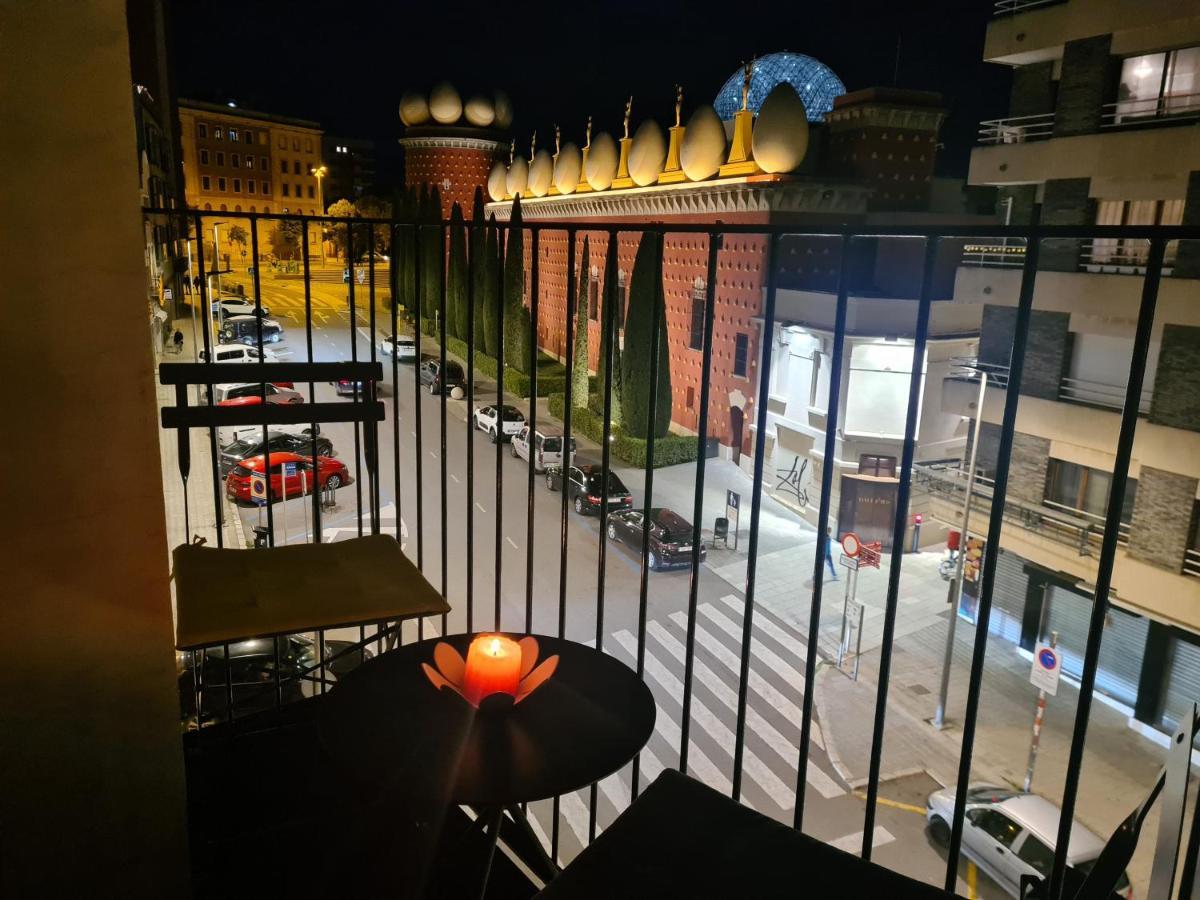 Apartamentos enfrente del Museo Dalí Figueres  Exterior foto